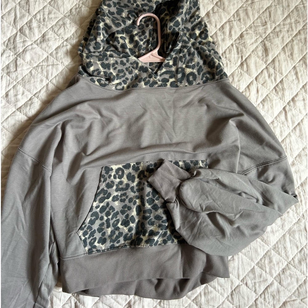 Cropped cheetah hoodie
